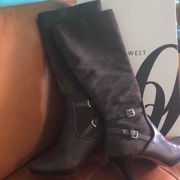 Boots - Picture 3 of 3